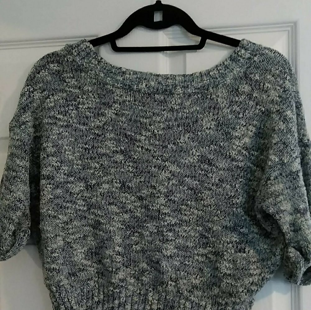 Blue knit crop top